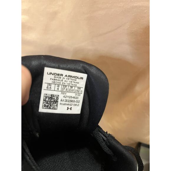 Under Armour UA W Essential Running Shoes Women 6.5 (EU 37.5)  Black New in Box - Picture 5 of 7